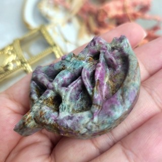 đá ruby fuchsite hình sailor moon
