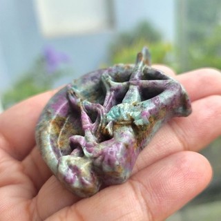 đá ruby fuchsite hình sailor moon