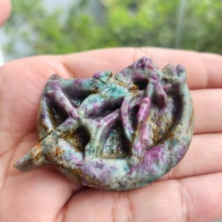 đá ruby fuchsite hình sailor moon