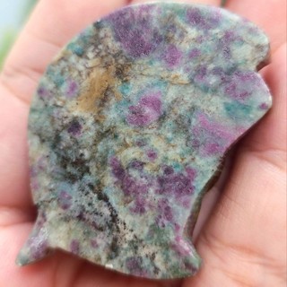 đá ruby fuchsite hình sailor moon