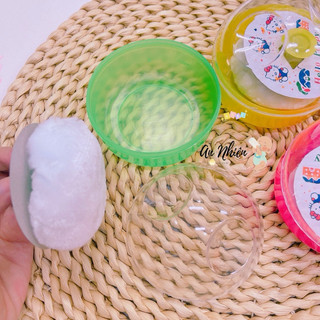 HỘP ĐỰNG PHẤN KÈM BÔNG CHẬM PHẤN RÔM (MÀU NGẪU NHIÊN)