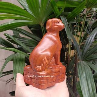 Tượng con chó gỗ hương