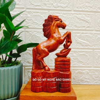 Tượng con ngựa gỗ hương 20 cm
