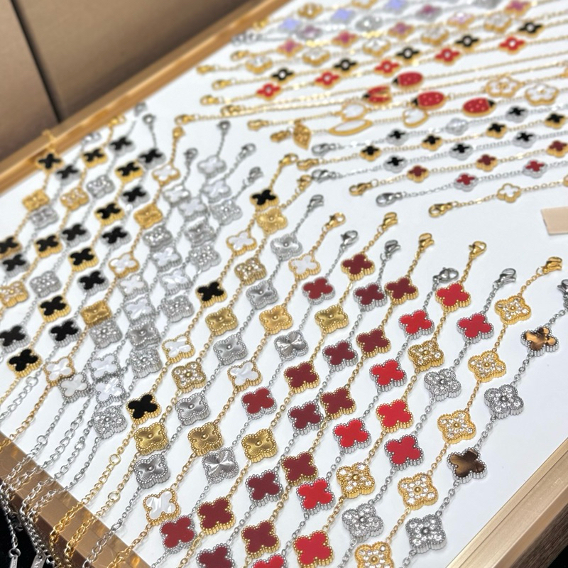 Lắc tay cỏ 4 lá titan đính đá cao cấp, Vòng tay cỏ bốn lá không han gỉ hot