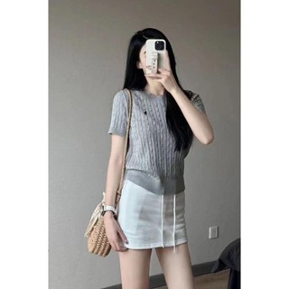 Áo len cộc tay cổ tròn thêu ngựa, áo len mỏng hoạ tiết xoắn thừng - Bun222