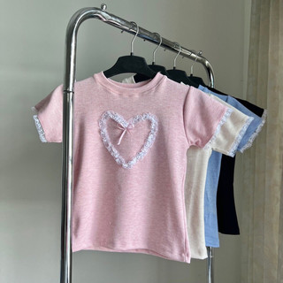 Áo thun phối viền ren trái tim