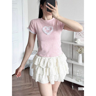 Áo thun phối viền ren trái tim