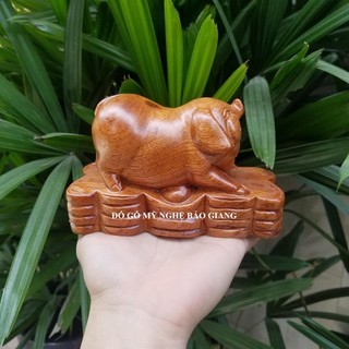 Tượng con lợn gỗ hương