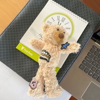 Gấu bông cài áo đeo mác 13 De mrzo ngoảnh mặt 25 cm sẵn ghim cài