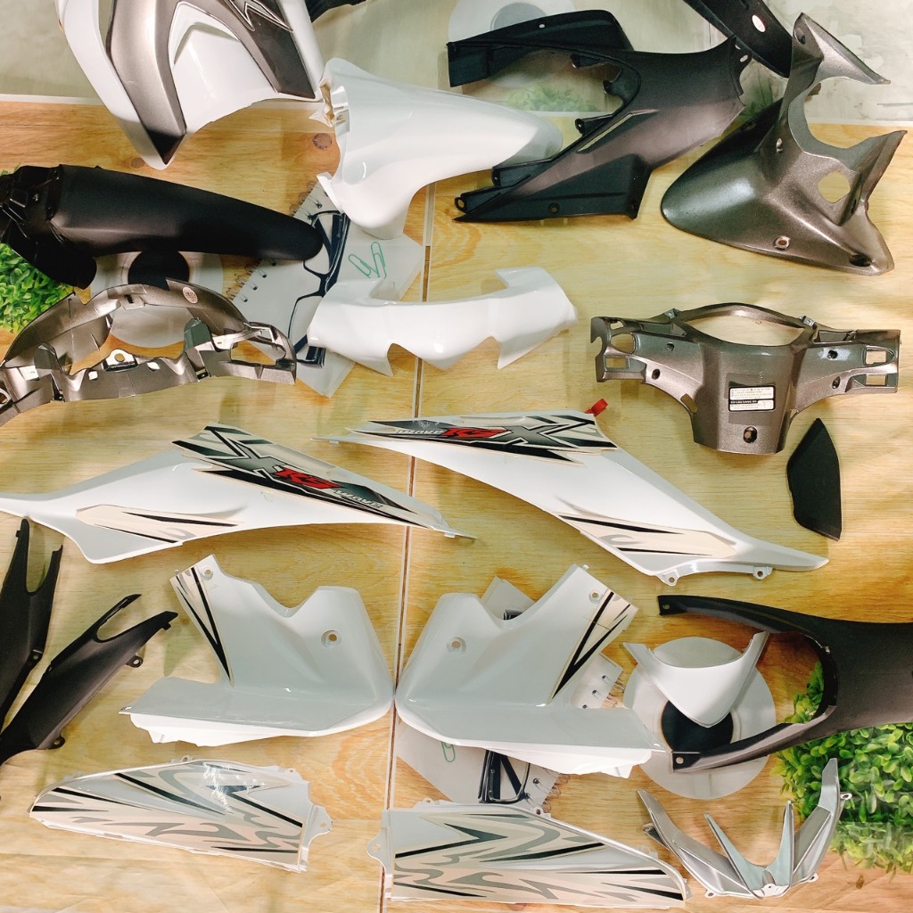 Bộ Dàn áo C110 xe Wave RSX 110 / c110 /RS110 đời 2009 đến 2011 màu TRẮNG XÁM -(Tặng Tem )