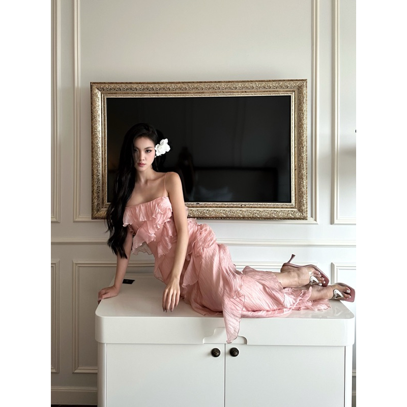 AMELIE - Váy dài hai dây tơ lụa xếp tầng màu hồng - Isabella Dress | BigBuy360 - bigbuy360.vn