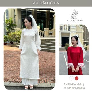 Áo dài cách tân cổ tròn gấm tơ họa tiết chữ hỷ tay lỡ đính lông vũ sang trọng - Áo dài cô ba