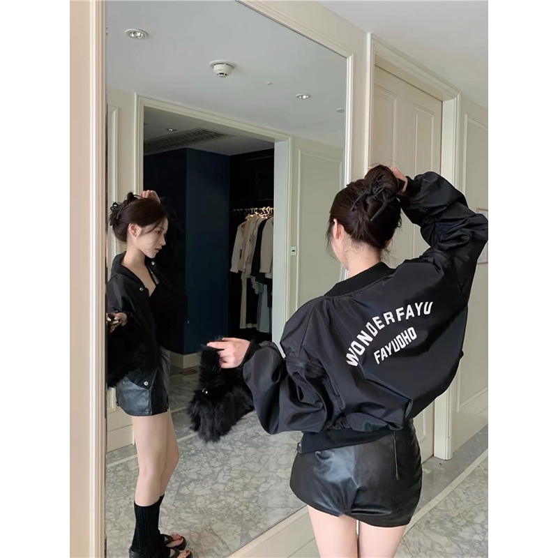 ÁO KHOÁC GIÓ CROPTOP FORM RỘNG