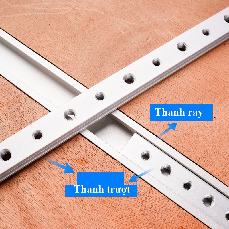 Thanh ray trượt bàn cưa bao gồm thanh ray và thanh trượt .