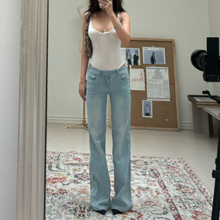  Quần Jean cạp thấp ống loe nhẹ   không bo chun   