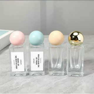 Vỏ rỗng, chai đựng nước hoa 30ml, 50ml thân trụ vuông nắp nhiều màu , dày dặn.