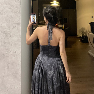 Doré Studio - Đầm Kiểu Yếm Hở Lưng