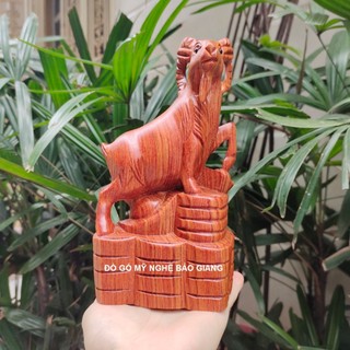 Tượng con dê gỗ hương cao 20 cm