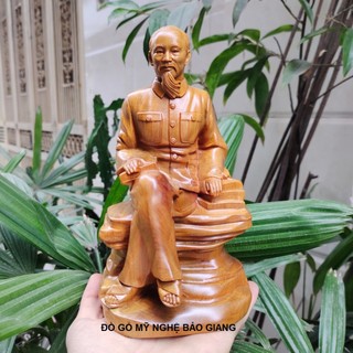 Tượng bác Hồ gỗ bách thơm cao 20 cm