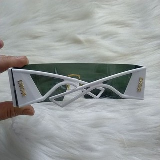 Kính si hiệu DIOR