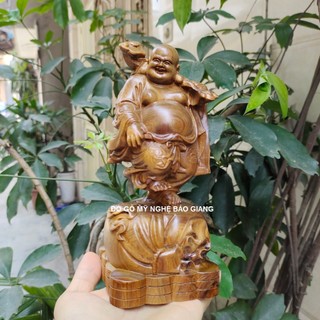 Tượng phật di lặc gỗ bách thơm cao 20 ngang 9 sâu 9 cm