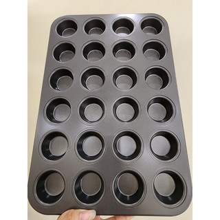 Khuôn cupcake 24 lỗ bé