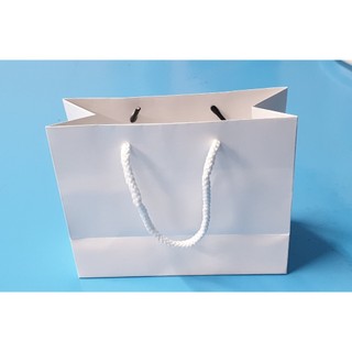 Túi giấy mỹ phẩm KT02 (KT: 14 x 18 x 8 cm)