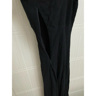 Đầm đen midi cổ V Pacsun
