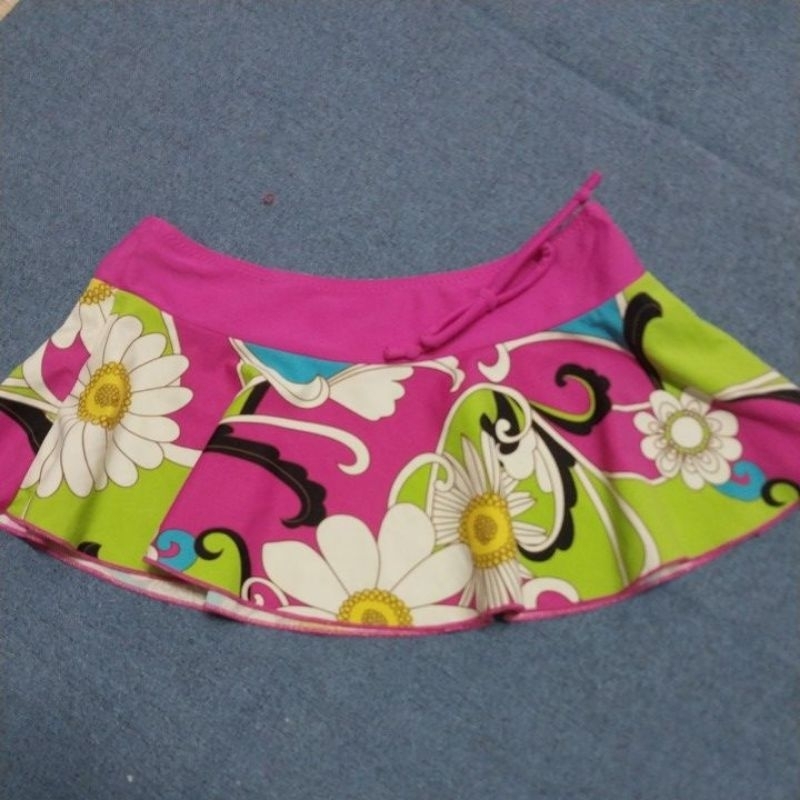 Váy bơi cho bé eo 54cm