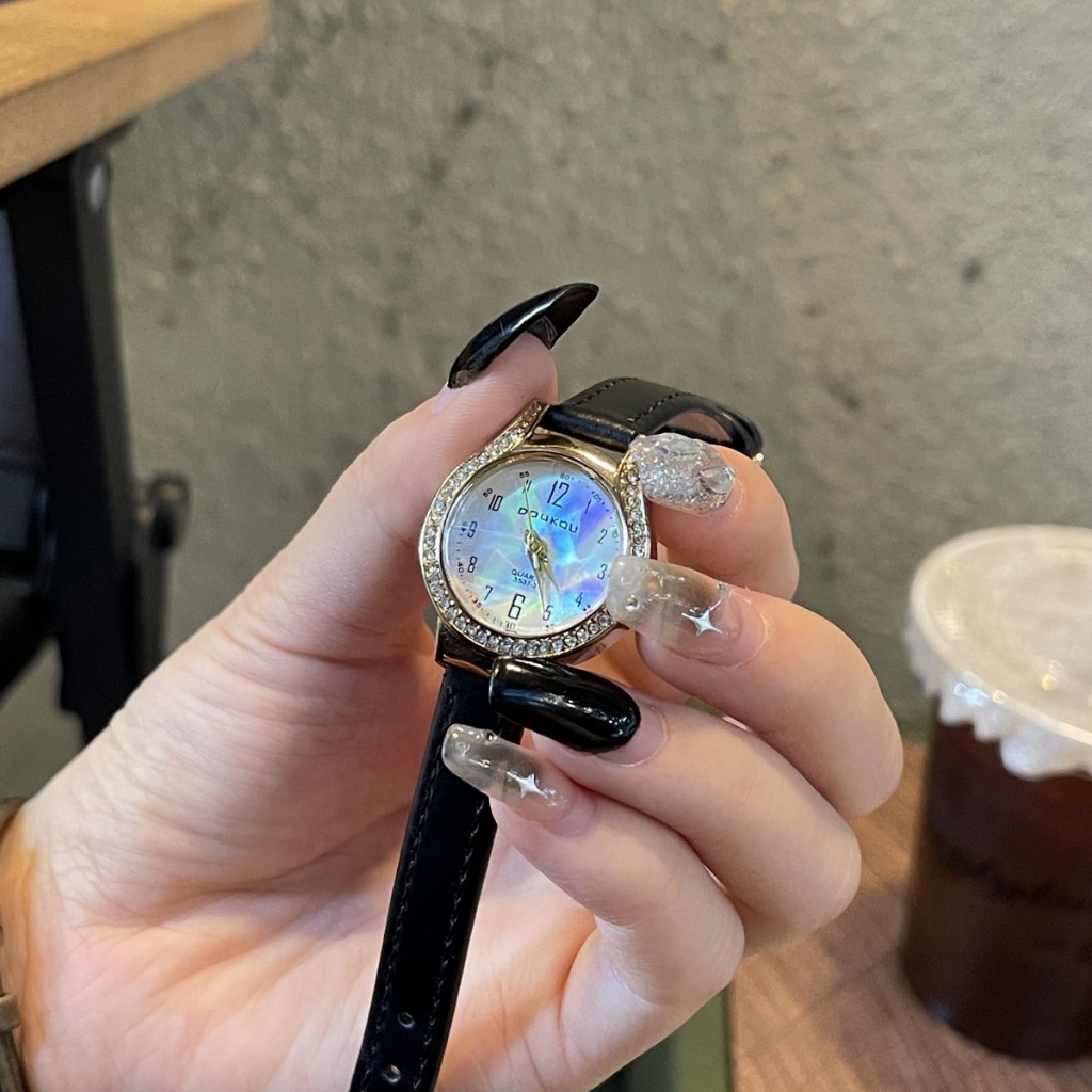 Đồng Hồ Nữ DOUKOU Đeo Tay Dây Da Nhỏ Xinh DK01 Women Watch