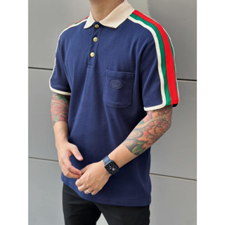 Áo Polo Nam Nữ Guc.ci Phối Viền Vai Đỏ Xanh Bo Tròn - Ấo Polo Hot Trend 2024 Chất Vải Gai Cá Sấu Siêu Dày Dặn Thoáng Mát