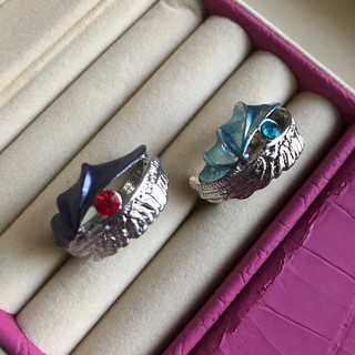 Nhẫn cánh thiên thần & ác quỷ