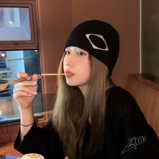 (Có sẵn) AOE STUDIO- Mũ len beanie nữ nam Y2K mũ dệt kim logo giúp giữ ấm mùa đông phong cách cá tính Hàn Quốc đi Đà Lạt