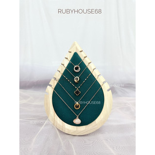 Kệ trưng bày dây chuyền gỗ đẹp