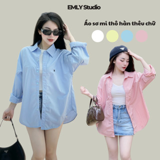ÁO SƠ MI Thô Hàn Dài Tay Nữ, Áo Sơ Mi Thô Thêu Logo Bảng Chữ Cái ( Chất Vải Thô Nến Hàn Quốc Mềm, Rất Mát Tay ). sẽ