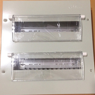 TỦ ĐIỆN ÂM TƯỜNG SINO 28 MODUL MODEL:EM-28PL