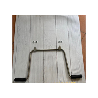 Gác chân (kèm ốc) gắn ghế nệm xe máy. Cặp mút xốp bọc gác chân chống trầy xe