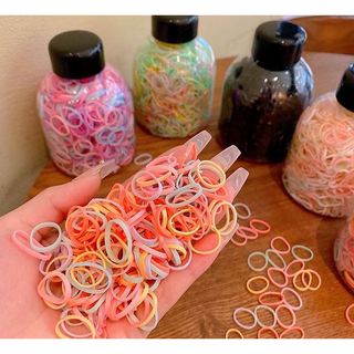 Set 1000 Dây Thun Cột Tóc Nhiều Màu (Có Bình Nhựa)