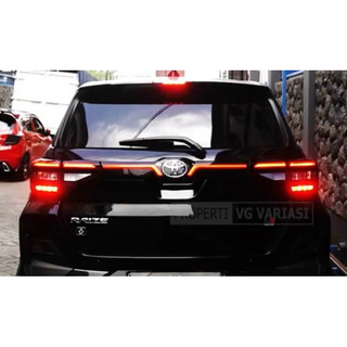 Led cốp Toyota Raize có xi nhan chạy đuổi