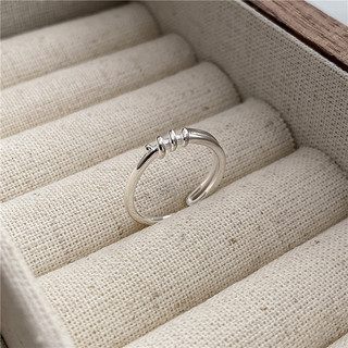 Nhẫn bạc nữ TLEE, nhẫn ngón út móc nối xoắn basic TLEE JEWELRY