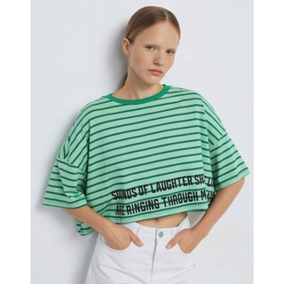 Áo thun croptop form suông rộng