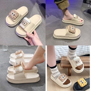 Dép Bánh Mì Nữ Quai Ngang Girl Phố Đi Mưa Du Lịch Tắm Biển Nâng Đế 5cm Sticker Trà Sữa Học Sinh TB678