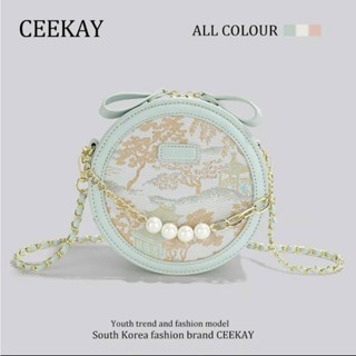  Túi Xách CeeKay Chính Hãng - Túi Đeo Chéo Hình Tròn Họa Tiết Dập Nổi Độc Đáo Phối Dây Xích Ngọc Trai Đường May Tỉ Mỉ 