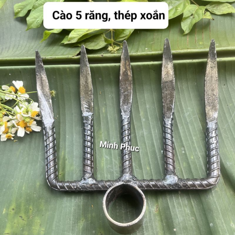 Cào 5 răng (cào đất, cào cỏ, cào phân ...) làm từ thép xoắn