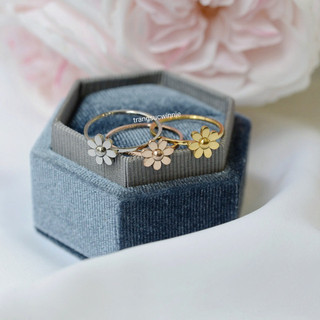 Nhẫn nữ titan không đen gỉ hoa cúc daisy