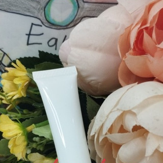 Tuýp nhựa 20ml đầu nhọn nắp xi vàng