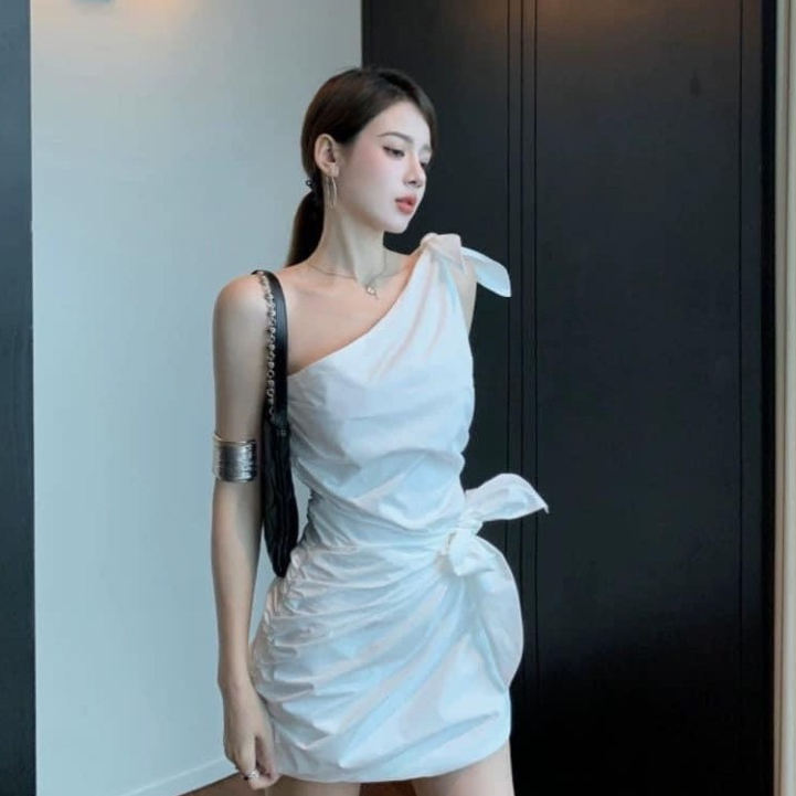 Váy Lệch Vai Thắt Nơ Eo - V71