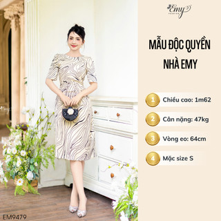Đầm Body EMY Cao Cấp Trung Niên EM9479 Dáng Xòe Cổ Tròn Nhún Vai Trẻ Trung, Thiết Kế Dự Tiệc Vải Mango Vân Đen