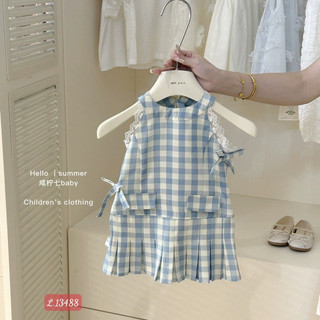 Váy kẻ cổ yếm cho bé gái xinh xắn