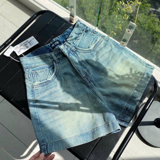 Quần Short Jean THE QUAO Nữ Lưng Cao Lai To Phối Viền Túi Rách Nhẹ Màu Xanh Nhạt Bụi R0808_503
